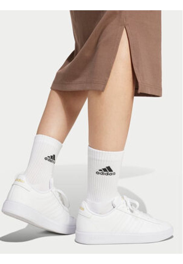 Adidas - adidas Sukienka codzienna ALL SZN IX3795 Brązowy Slim Fit. Okazja: na co dzień. Kolor: brązowy. Materiał: wiskoza, bawełna. Typ sukienki: proste. Styl: casual