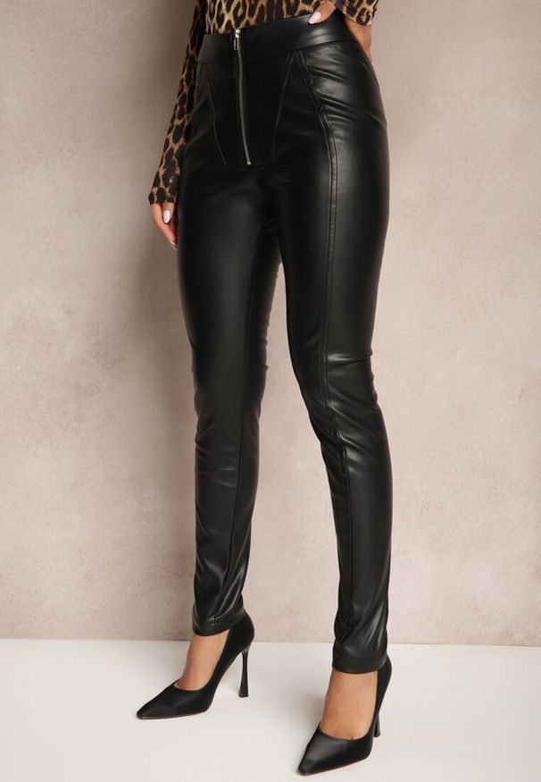 Renee - Czarne Spodnie High Waist z Ekoskóry z Ozdobnym Suwakiem i Ociepleniem Ilanilith. Okazja: na co dzień. Stan: podwyższony. Kolor: czarny. Styl: elegancki, casual