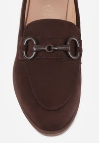 Born2be - Brązowe Mokasyny Vices ze Skórzaną Wkładką i Ozdobną Aplikacją Delainora. Okazja: na co dzień. Kolor: brązowy. Materiał: skóra. Wzór: aplikacja. Styl: casual, elegancki #8