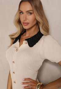 Renee - Jasnobeżowa Wiskozowa Sukienka Rozkloszowana Retro z Guzikami i Kołnierzem Ardival. Okazja: na co dzień, na spacer. Kolor: beżowy. Materiał: wiskoza. Wzór: aplikacja, ażurowy. Typ sukienki: proste, rozkloszowane. Styl: retro #5