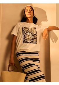 Sinsay - Bawełniana koszulka z nadrukiem muszli - kremowy. Kolor: kremowy. Materiał: bawełna. Wzór: nadruk #1