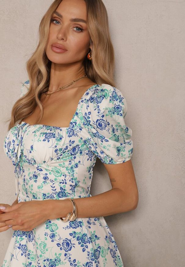 Renee - Zielona Rozkloszowana Sukienka z Bufiastymi Rękawami i Rozcięciem w Kwiaty Laviriene. Okazja: na co dzień. Typ kołnierza: dekolt kwadratowy. Kolor: zielony. Wzór: kwiaty. Styl: casual