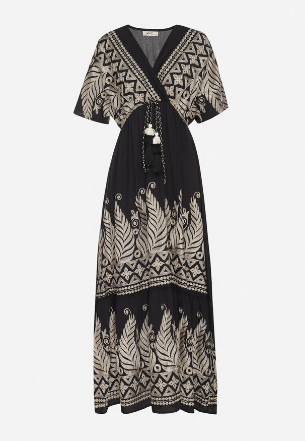 Born2be - Czarna Kopertowa Sukienka z Wiskozy Zdobiona Frędzlami i Metalicznym Haftem Redeirae. Okazja: na co dzień, na spacer. Typ kołnierza: dekolt w serek. Kolor: czarny. Materiał: wiskoza. Wzór: aplikacja, haft. Typ sukienki: kopertowe. Styl: casual, klasyczny