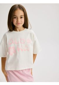 Reserved - Bawełniany t-shirt z nadrukiem - złamana biel. Materiał: bawełna. Wzór: nadruk