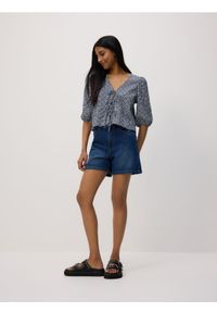 Reserved - Jeansowe szorty - granatowy. Kolor: niebieski. Materiał: jeans