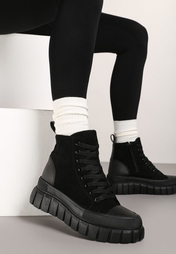 Born2be - Czarne Sznurowane Botki na Platformie Novita. Okazja: do pracy. Kolor: czarny. Materiał: jeans, skóra. Obcas: na platformie. Wysokość obcasa: średni