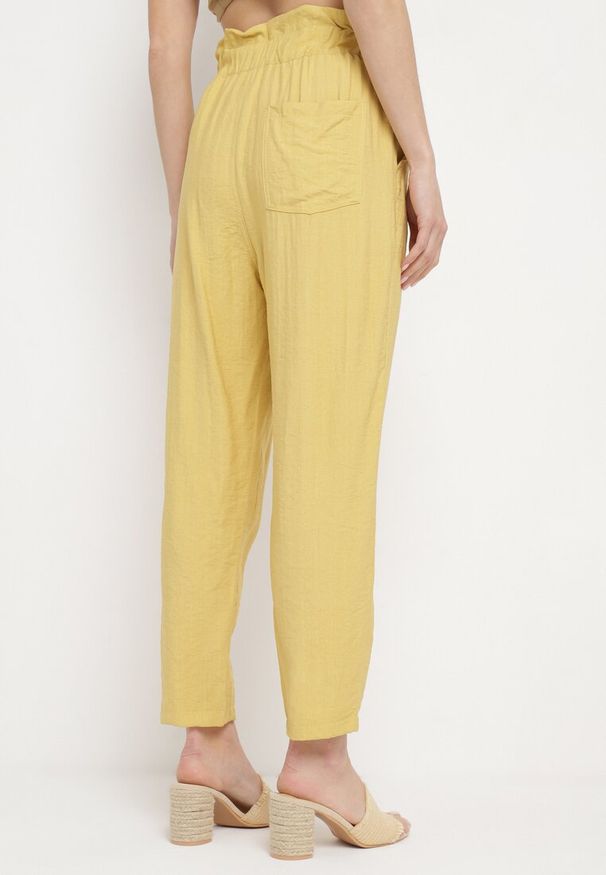 Born2be - Żółte Spodnie z Marszczoną Gumką w Pasie o Klasycznym Kroju Anifa. Stan: podwyższony. Kolor: żółty. Styl: klasyczny