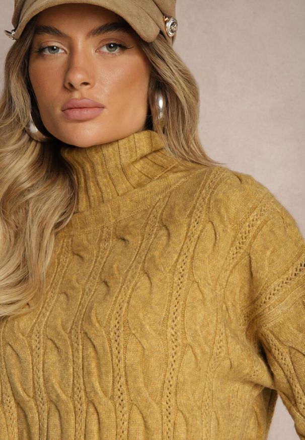 Renee - Żółty Golf z Imitacją Splotu ze Ściągaczami Giovarella. Okazja: na spotkanie biznesowe. Typ kołnierza: golf. Kolor: żółty. Materiał: jeans. Długość rękawa: długi rękaw. Długość: długie. Wzór: ze splotem. Styl: elegancki, biznesowy