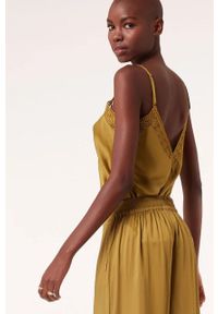 Etam top piżamowy Paysage kolor czarny satynowa. Kolor: żółty. Materiał: satyna