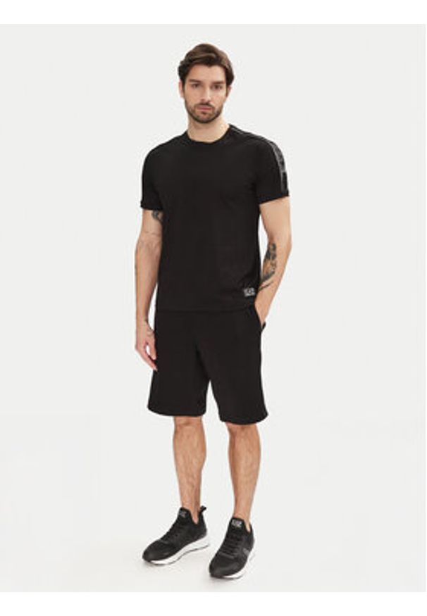 EA7 Emporio Armani T-Shirt 7M000138 AF10375 UC001 Czarny Regular Fit. Kolor: czarny. Materiał: bawełna