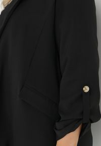 Born2be - Czarna Marynarka Oreithousa. Okazja: na imprezę, do pracy. Kolekcja: plus size. Kolor: czarny. Materiał: tkanina. Długość rękawa: długi rękaw. Długość: długie. Styl: klasyczny, elegancki #3