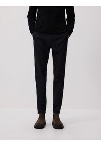 Reserved - Bawełniane spodnie chino slim - czarny. Kolor: czarny. Materiał: bawełna #1