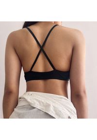 Intica - Prążkowany biustonosz bezszwowy na co dzień Jonelle. Kolor: czarny. Materiał: prążkowany #2