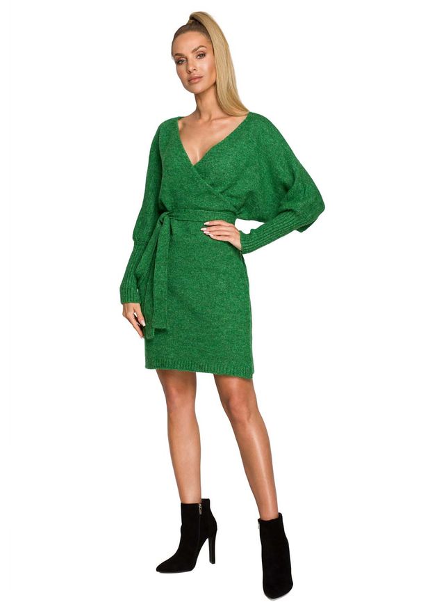 MOE - Swetrowa Sukienka z Zakładanym Dekoltem - Szmaragdowa. Kolor: zielony. Materiał: wełna, poliester