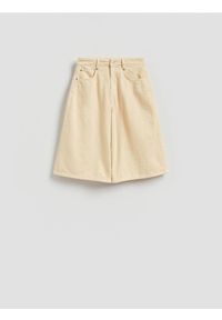 Reserved - Jeansowe szorty - żółty. Kolor: żółty. Materiał: jeans. Długość: długie