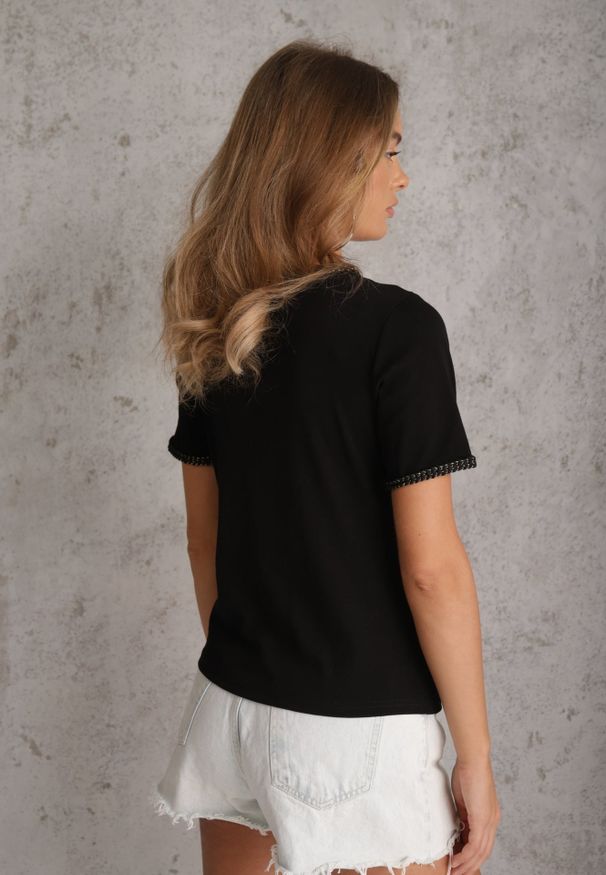 Renee - Czarny Gładki T-shirt Bawełniany z Ozdobnymi Lamówkami z Warkoczowego Splotu Thalia. Kolor: czarny. Materiał: bawełna. Wzór: gładki, ze splotem