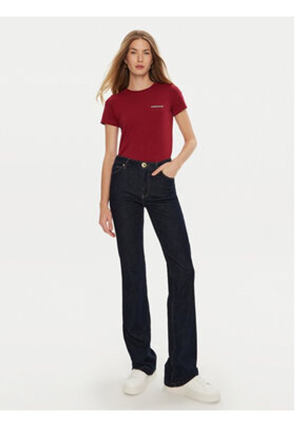 Guess Jeans T-Shirt W4YI02 J1314 Czerwony Slim Fit. Kolor: czerwony. Materiał: bawełna