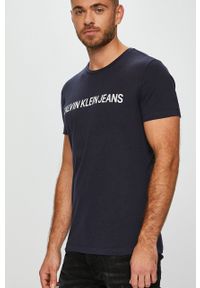 Calvin Klein Jeans - T-shirt J30J307855. Okazja: na co dzień. Kolor: niebieski. Materiał: dzianina. Styl: casual #4