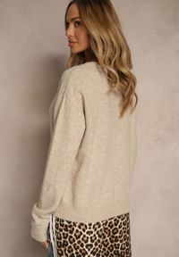 Renee - Beżowy Klasyczny Kardigan z Zaokrąglonym Dekoltem Reonira. Okazja: na co dzień. Kolor: beżowy. Materiał: jeans. Styl: klasyczny #5