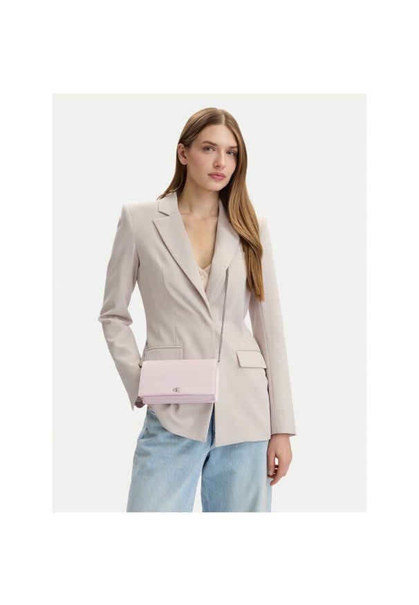 Torebka Calvin Klein. Kolor: czerwony