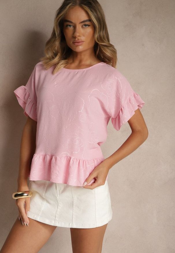 Renee - Różowa Bluzka Oversize Ozdobiona Falbanami Liriele. Okazja: na co dzień. Kolor: różowy. Materiał: jeans. Wzór: aplikacja. Styl: casual