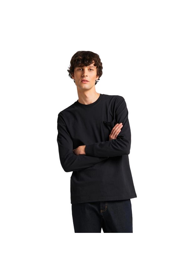 Lee - LEE LS POCKET TEE REGULAR FIT MĘSKI LONGSLEEVE KOSZULKA LOGO BLACK L64QSW01. Długość rękawa: długi rękaw