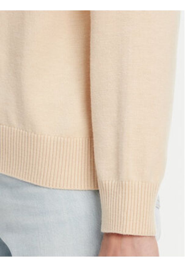 Guess Jeans Sweter 168521 Beżowy Classic Fit. Kolor: beżowy. Materiał: syntetyk