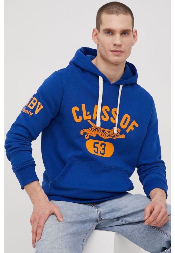 Superdry bluza męska z kapturem z nadrukiem. Okazja: na co dzień. Typ kołnierza: kaptur. Kolor: niebieski. Wzór: nadruk. Styl: casual