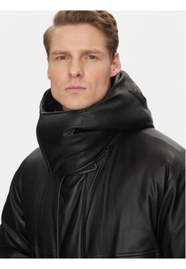 Hugo - HUGO Kurtka z imitacji skóry Misian2441 50522494 Czarny Relaxed Fit. Kolor: czarny. Materiał: skóra
