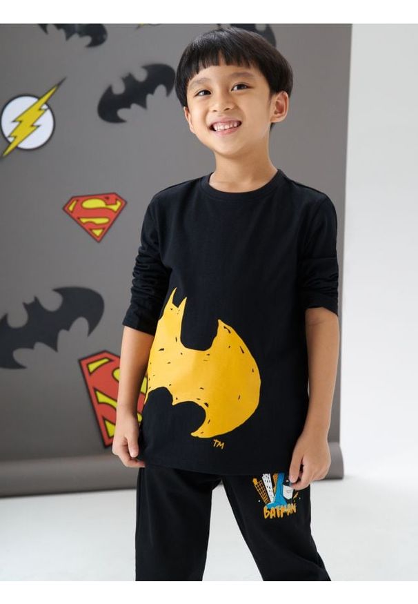 Sinsay - Koszulka Batman - czarny. Kolor: czarny. Materiał: dzianina, bawełna. Wzór: motyw z bajki