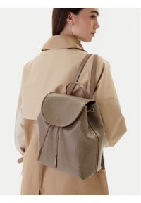 Calvin Klein Plecak Emblem Aop Flap Backpack LV04F3271G Beżowy. Kolor: beżowy. Materiał: skóra #1