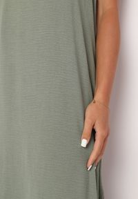 Born2be - Zielona Taliowana Sukienka na Ramiączkach Rivaniell. Okazja: na imprezę, na co dzień. Kolor: zielony. Materiał: jeans. Długość rękawa: na ramiączkach. Typ sukienki: oversize. Styl: casual, elegancki #3