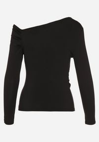 Born2be - Czarna Bluzka z Asymetrycznym Dekoltem i Marszczeniem Ninalira. Okazja: na co dzień. Kolor: czarny. Styl: elegancki, casual