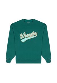 Wrangler - WRANGLER CREW NECK MĘSKA BLUZA BEZ KAPTURA LOGO CIEPŁA BAYBERRY GREEN W6H0I3G26. Typ kołnierza: bez kaptura