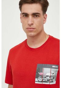 BOSS Orange - Boss Orange t-shirt bawełniany BOSS ORANGE kolor czerwony z nadrukiem. Kolor: czerwony. Materiał: bawełna. Długość rękawa: krótki rękaw. Długość: krótkie. Wzór: nadruk. Styl: klasyczny #5