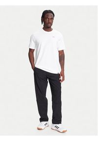 Adidas - adidas T-Shirt Pennant Trim Graphic JL9226 Biały Regular Fit. Kolor: biały. Materiał: bawełna