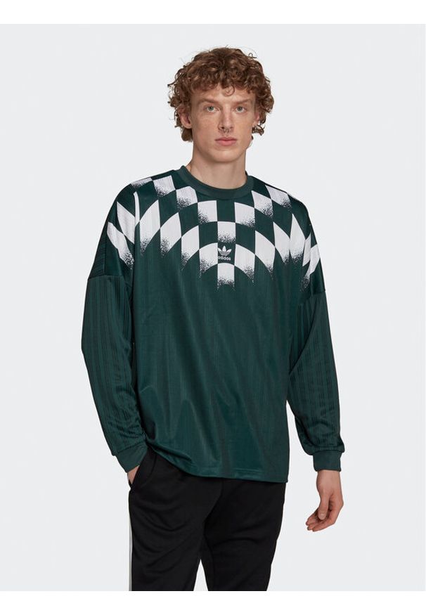 Adidas - adidas Longsleeve Rekive Graphic HK7330 Zielony Loose Fit. Kolor: zielony. Materiał: syntetyk. Długość rękawa: długi rękaw