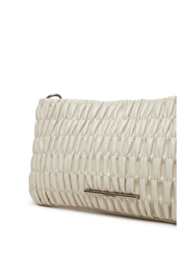 Calvin Klein Jeans Torebka Rouched Zip Top Bag LV04K3090G Écru. Kolor: kremowy. Materiał: skórzane