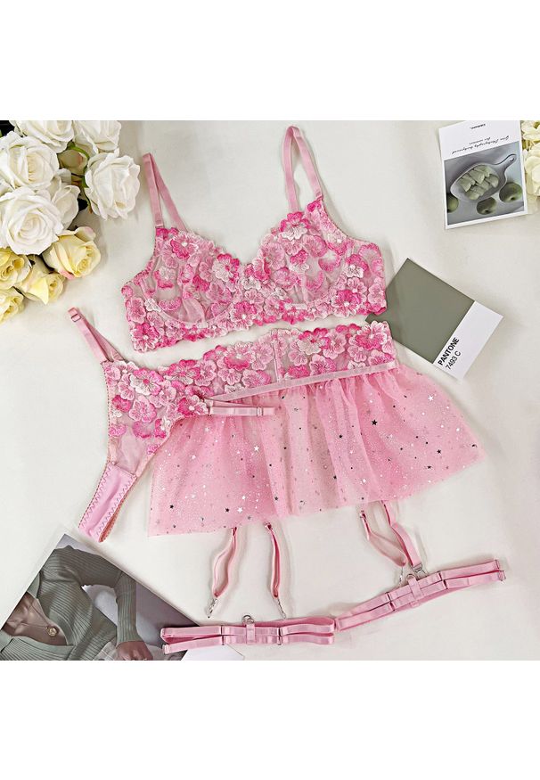 Intica - Tiulowy zestaw bielizny z haftem elegancki i zmysłowy Dietlinde. Kolor: różowy. Materiał: tiul. Wzór: haft