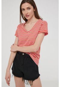 Answear Lab t-shirt bawełniany damska kolor czerwony. Okazja: na co dzień. Kolor: czerwony. Materiał: bawełna. Długość rękawa: krótki rękaw. Długość: krótkie. Styl: wakacyjny