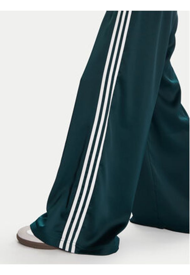 Adidas - adidas Bluza adicolor 3-Stripes JY2599 Zielony Slim Fit. Kolor: zielony. Materiał: wiskoza