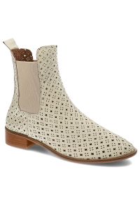 Beżowe Botki Venezia Skórzane Damskie Obuwie. Zapięcie: bez zapięcia. Kolor: beżowy. Materiał: skóra. Szerokość cholewki: normalna. Wzór: aplikacja, ażurowy. Sezon: wiosna, lato. Obcas: na obcasie. Wysokość obcasa: niski #1