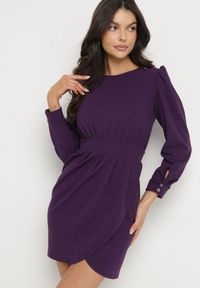 Born2be - Fioletowa Sukienka z Marszczeniem i Bufiastymi Rękawami Redenia. Kolor: fioletowy. Styl: klasyczny, elegancki #2