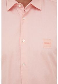 BOSS koszula BOSS CASUAL męska kolor różowy regular z kołnierzykiem klasycznym. Okazja: na co dzień. Typ kołnierza: kołnierzyk klasyczny. Kolor: różowy. Długość rękawa: krótki rękaw. Długość: krótkie. Wzór: aplikacja. Styl: casual, klasyczny #2