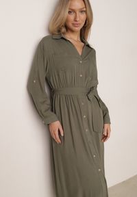 Born2be - Zielona Bawełniana Sukienka Koszulowa w Stylu Safari z Wiązanym Paskiem Atusea. Okazja: na co dzień. Typ kołnierza: typu klepsydra. Kolor: zielony. Materiał: bawełna. Typ sukienki: koszulowe. Styl: casual, elegancki #8
