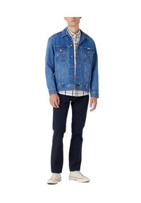 Wrangler - WRANGLER GREENSBORO MĘSKIE SPODNIE MATERIAŁOWE JEANSY DARK NAVY W15QDRXAE 112334235. Materiał: jeans, materiał