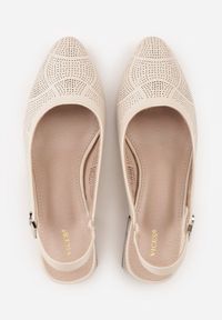 Renee - Beżowe Ażurowe Czółenka VICES na Słupku Slingback Elinona. Kolor: beżowy. Materiał: satyna. Szerokość cholewki: normalna. Wzór: ażurowy. Obcas: na słupku #2