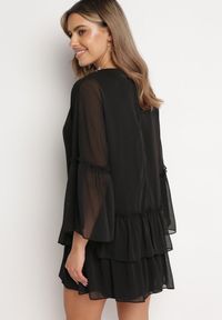 Born2be - Czarna Rozkloszowana Sukienka Mini z Dekoltem Ozdobionym Cyrkoniami i Falbanką Stevianta. Kolor: czarny. Wzór: aplikacja. Długość: mini #7