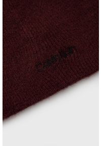 Calvin Klein Czapka kolor bordowy z cienkiej dzianiny z domieszką wełny. Kolor: czerwony. Materiał: dzianina, wełna