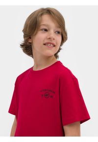 4f - T-shirt z nadrukiem chłopięcy. Kolor: czerwony. Materiał: bawełna. Wzór: nadruk #2